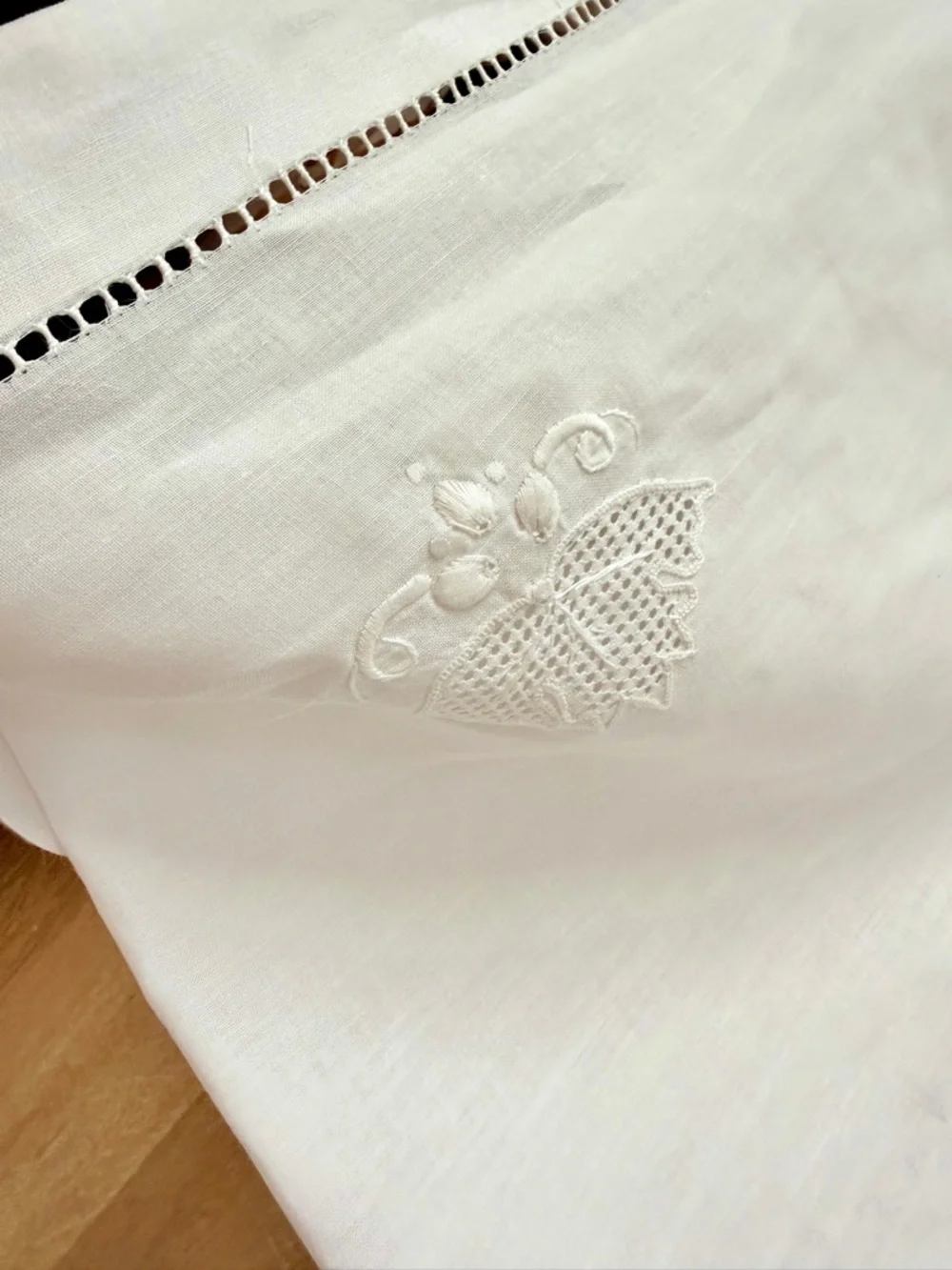 White Linen‎ Embroidered Grape Tablecloth & 8 Napkins Set 96” X 52.5”Vintage